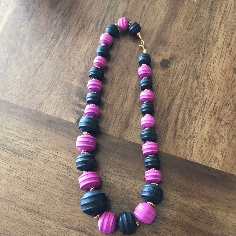 20 inch necklace.. in great condition